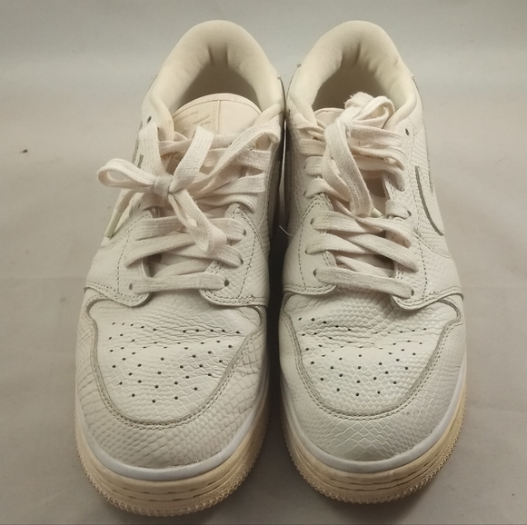 Jordan 1 Retro Low Lifted Size 9 Womens' Basketball Sneakers - Picture 2 of 7